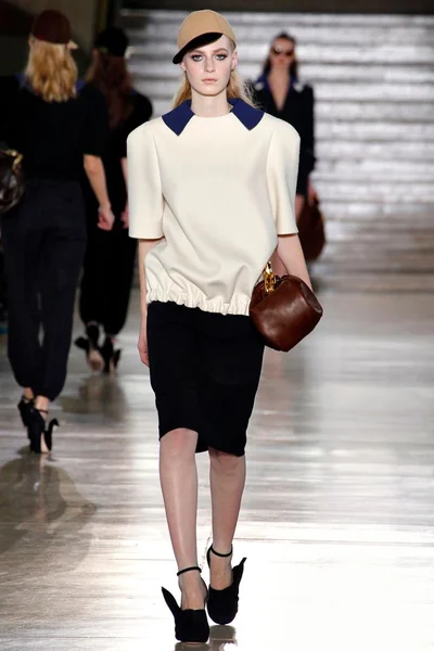 Look 12